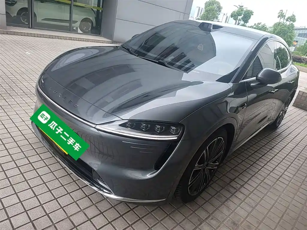 Luxeed Zhijie R7 2025