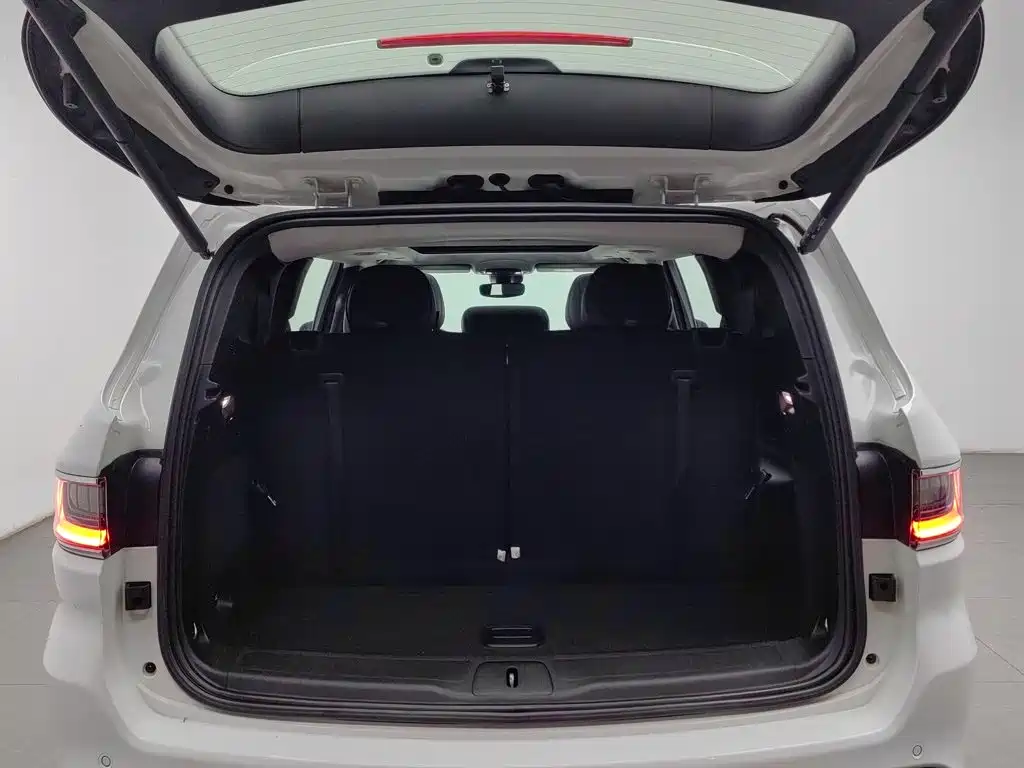 Jeep Grand Commander — миниатюра 16