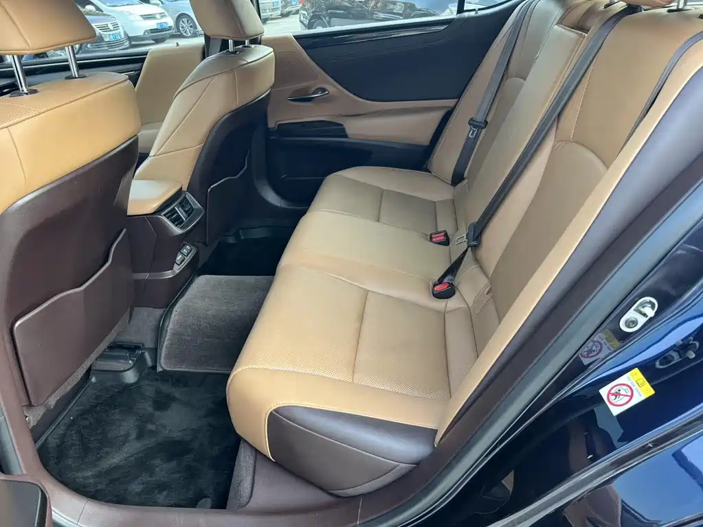 Lexus ES — миниатюра 6