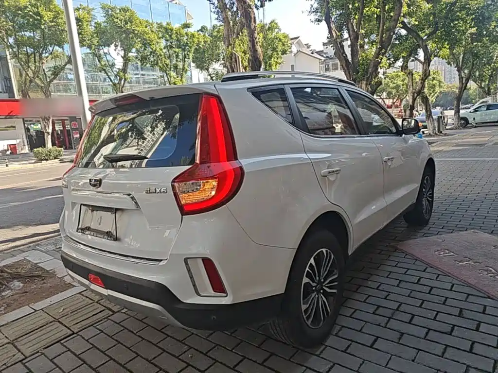 Geely Vision X6 — миниатюра 7