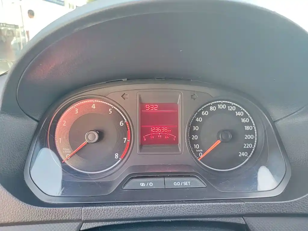 Volkswagen Jetta — миниатюра 12
