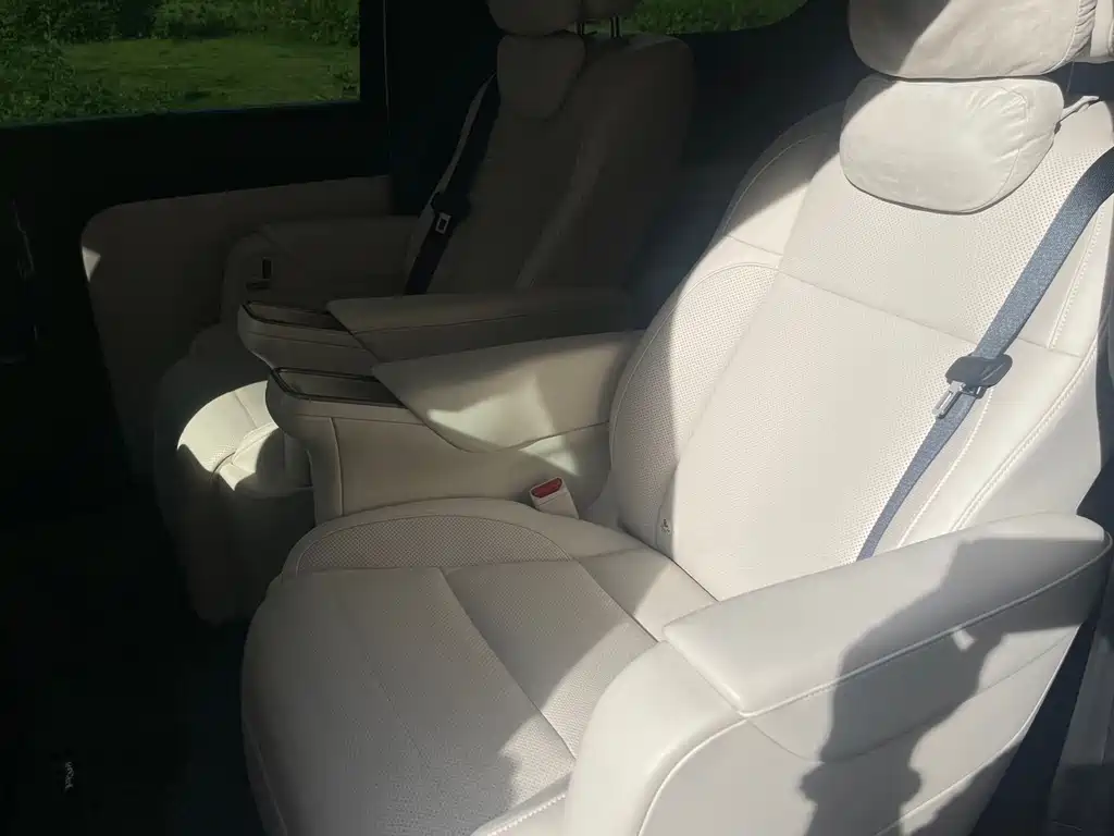 Li Auto Li MEGA — миниатюра 10