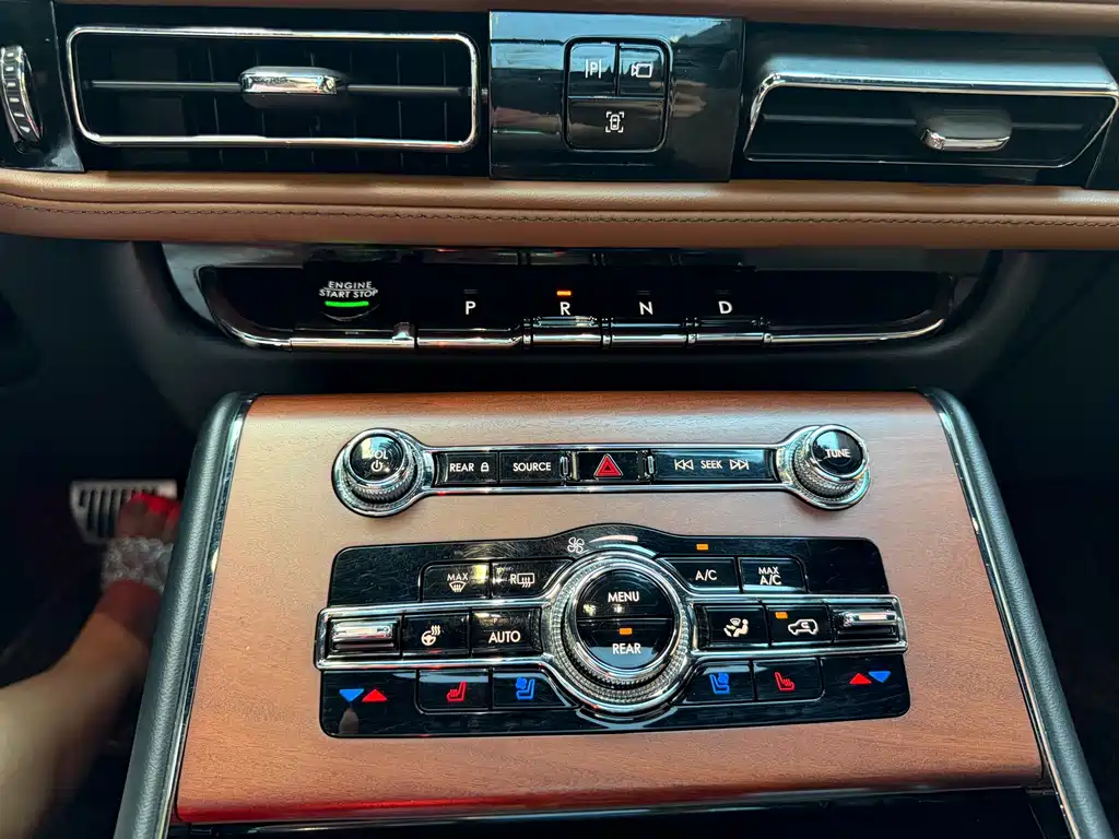 Lincoln Aviator — миниатюра 10