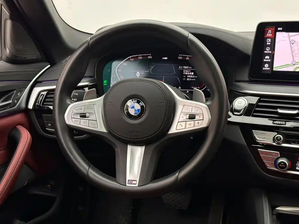 BMW 5 Series — миниатюра 12