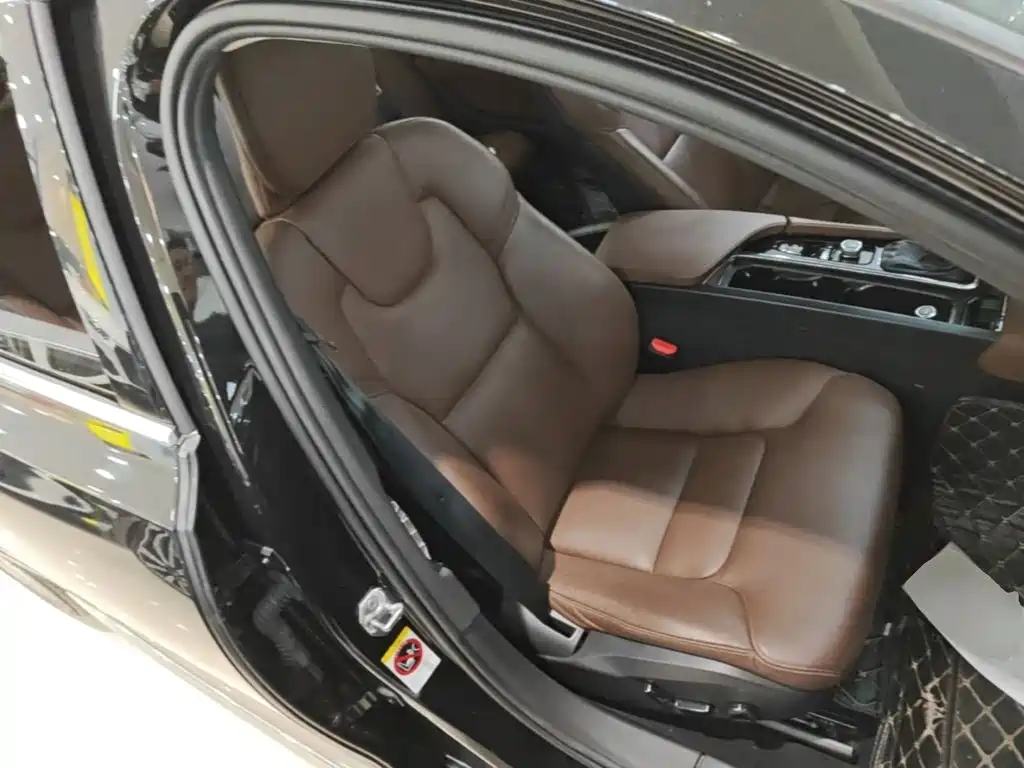 Volvo S90 — миниатюра 25