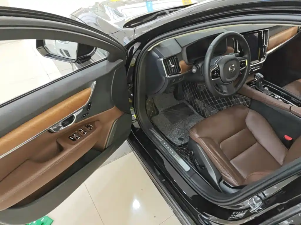Volvo S90 — миниатюра 16