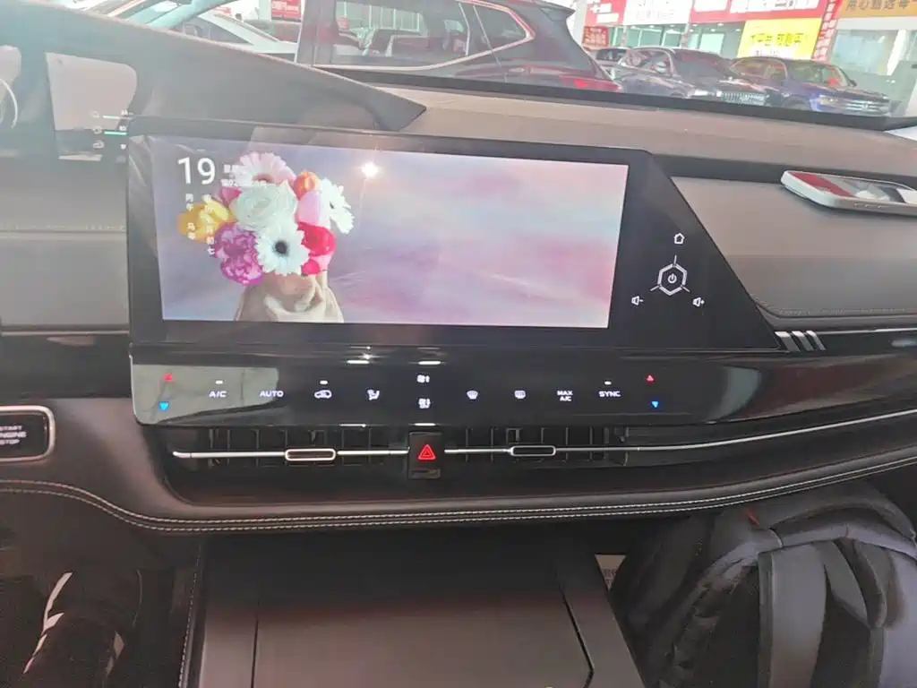 Changan UNI-K iDD — миниатюра 13