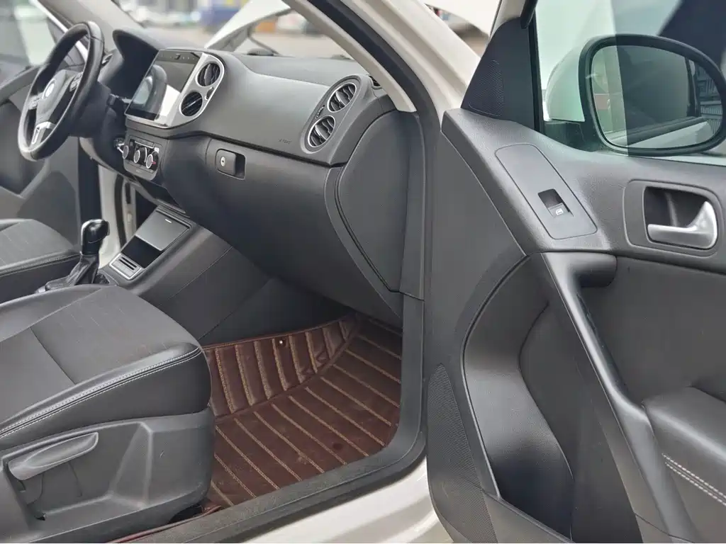 Volkswagen Tiguan — миниатюра 8