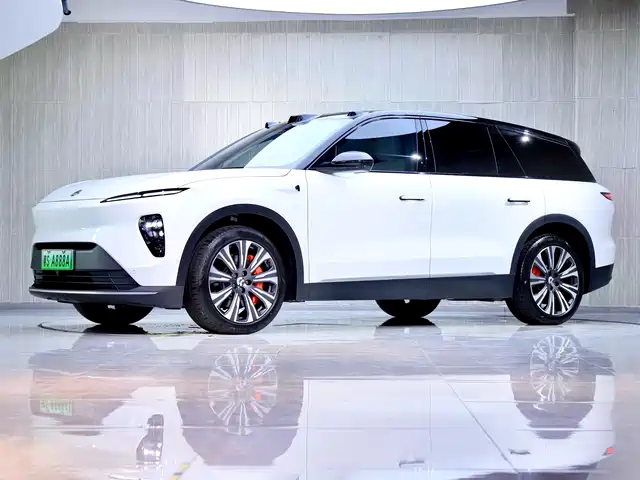 NIO ES8