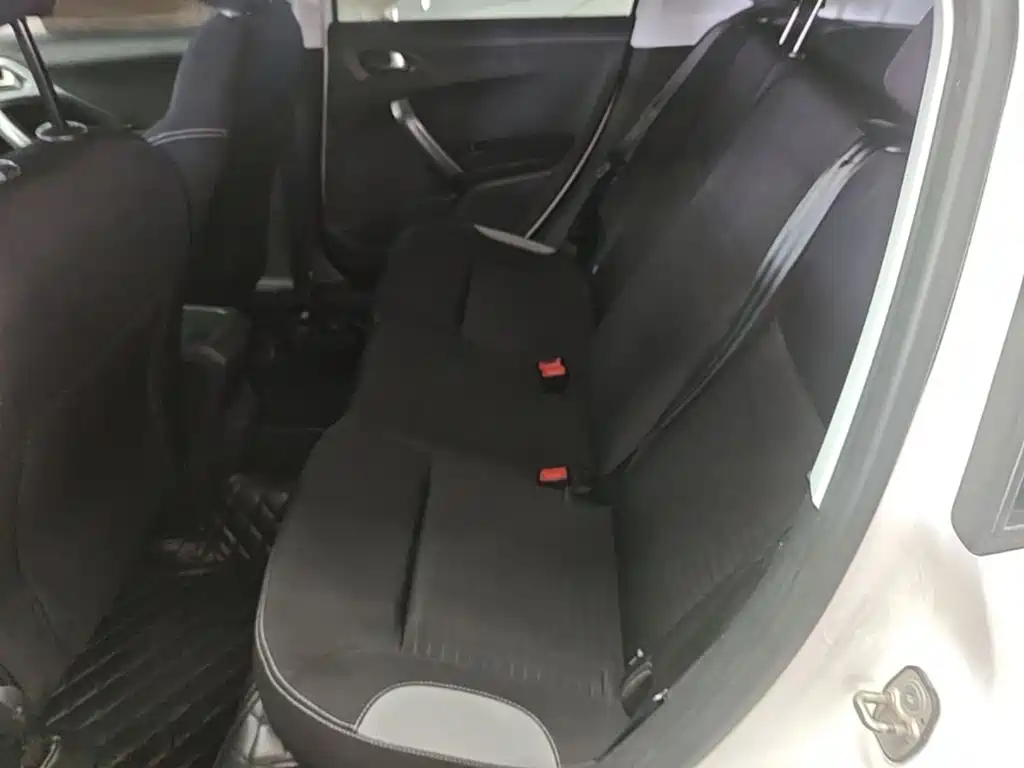 Peugeot 2008 — миниатюра 17