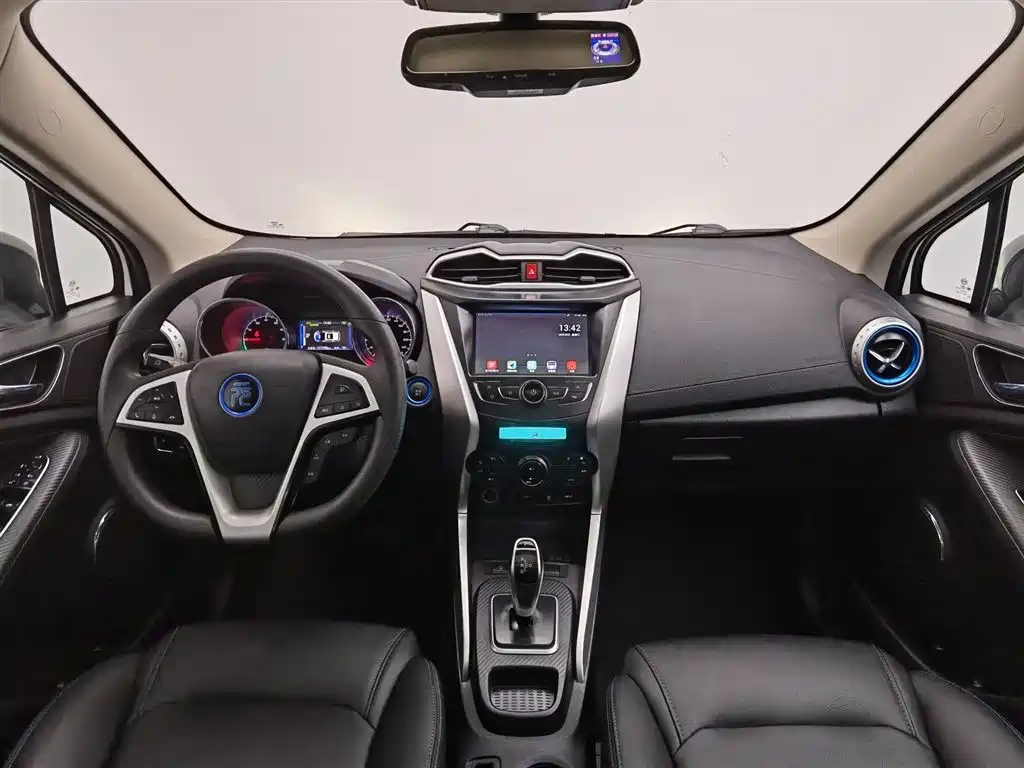 BYD Yuan 2019 EV360