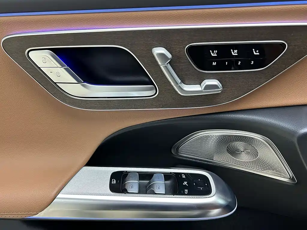 Mercedes-Benz E-Class — миниатюра 20
