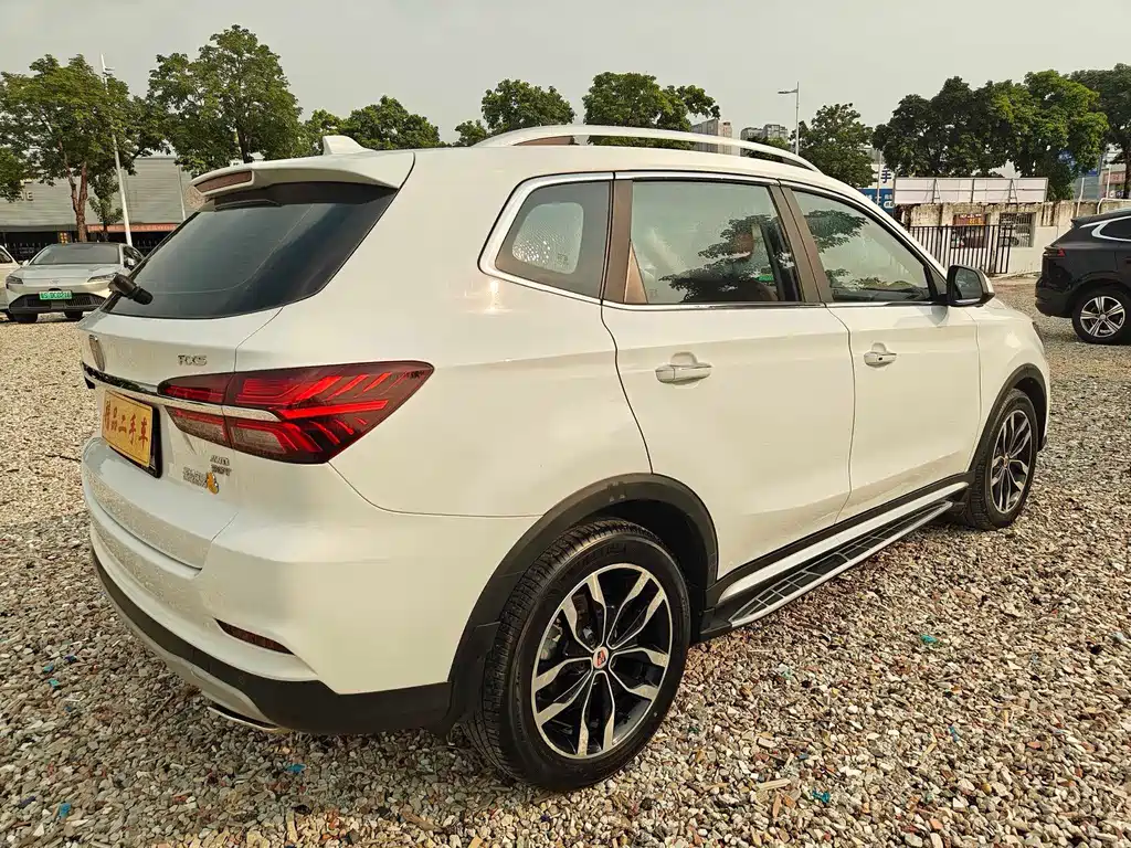 Roewe RX5 — миниатюра 4