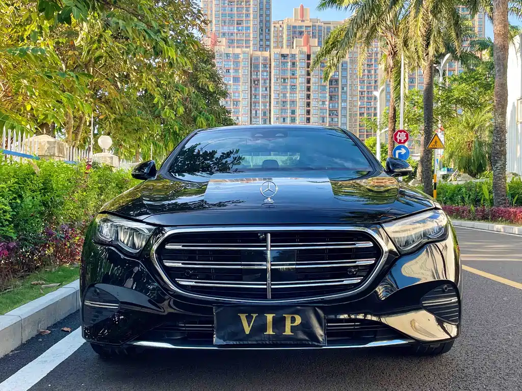 Mercedes-Benz E-Class — миниатюра 2