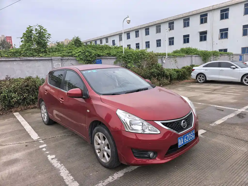 Nissan Tiida — миниатюра 4