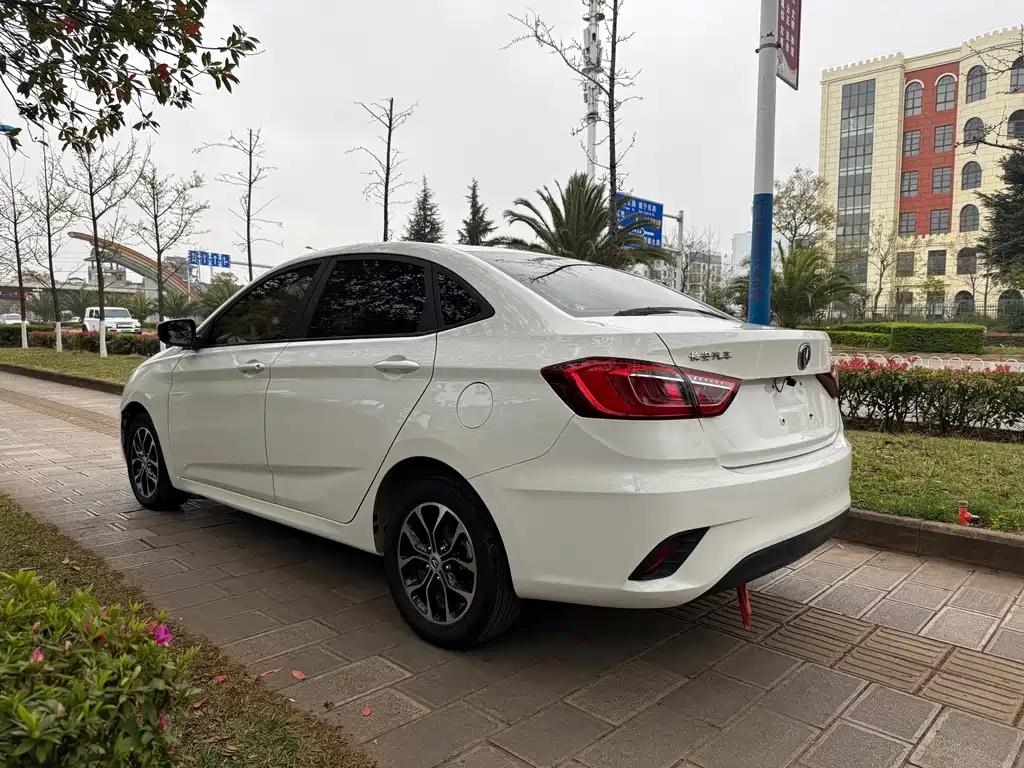 Changan Eado DT — миниатюра 5