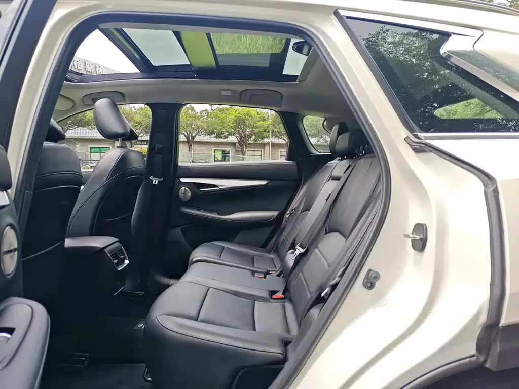 Infiniti QX50 2024 2.0T Luxury