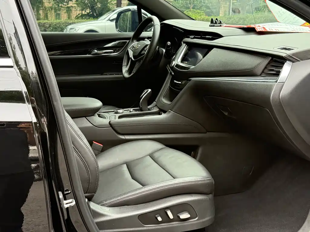Cadillac XT5 — миниатюра 10