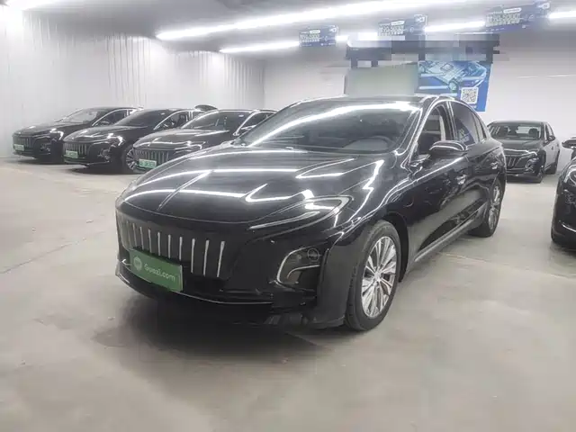 Hongqi E-QM5