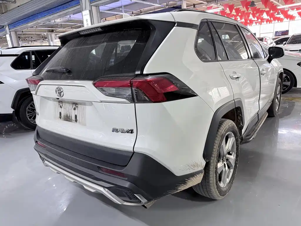 Toyota RAV4 — миниатюра 15