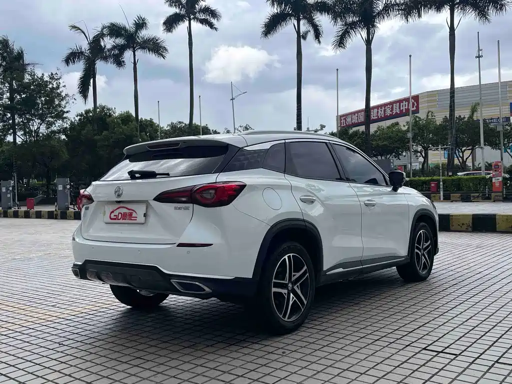 MG MG ONE — миниатюра 8