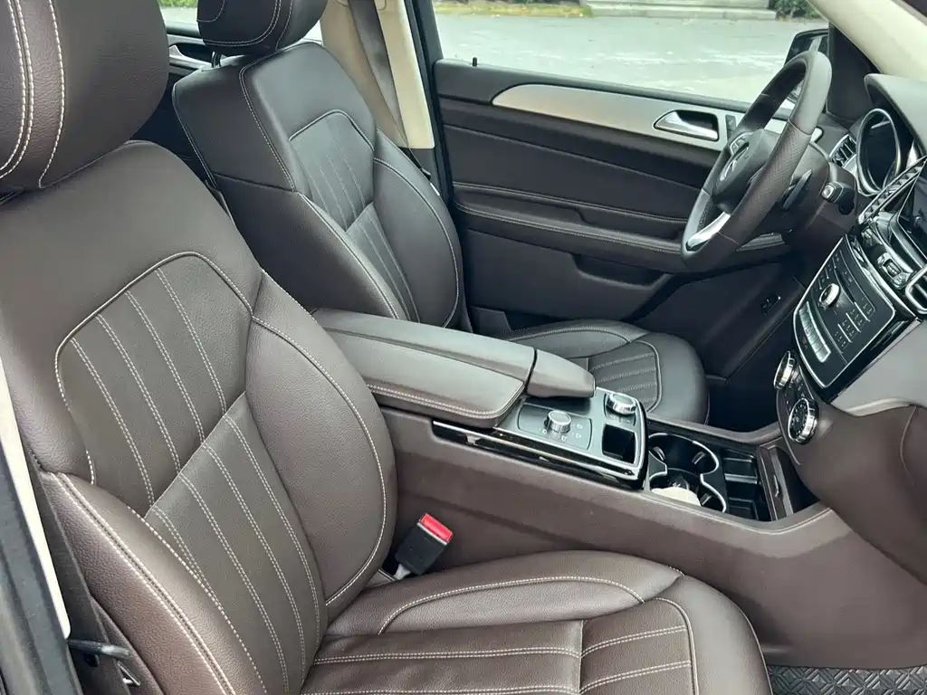 Mercedes-Benz GLE (Import) — миниатюра 5