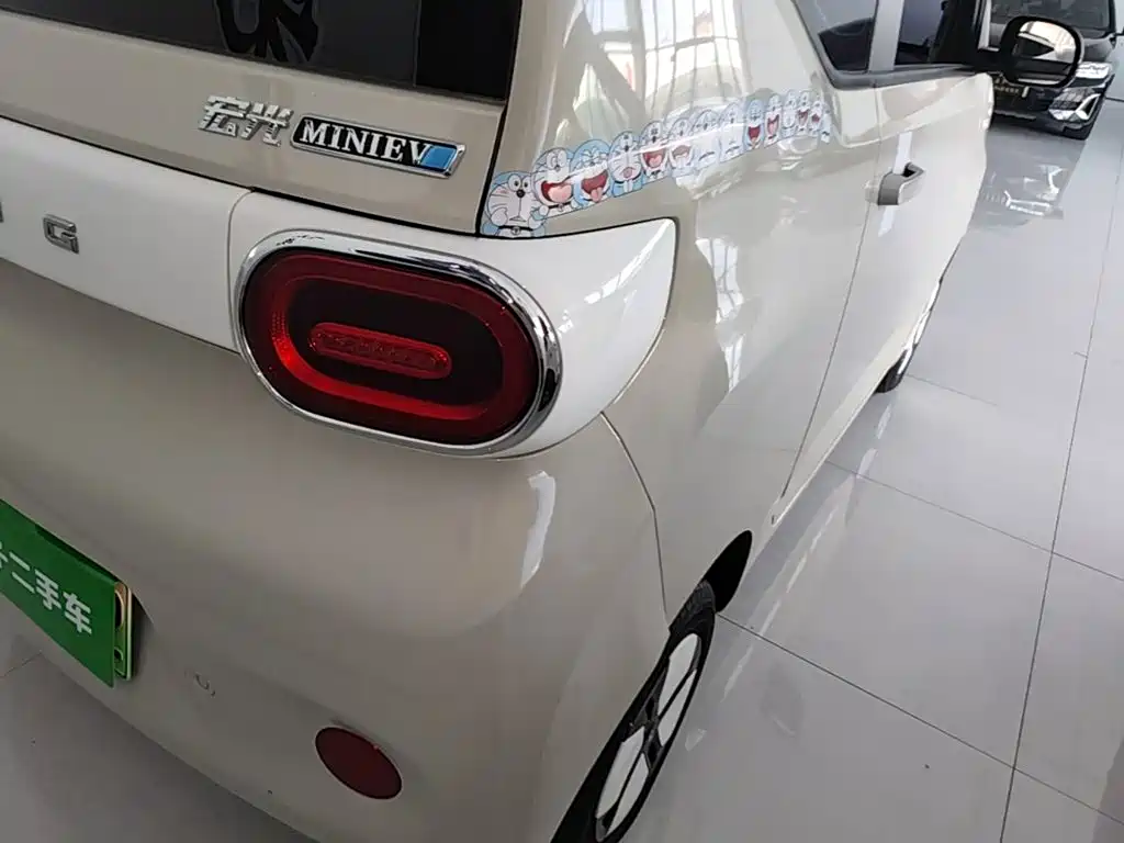 Wuling MINIEV — миниатюра 8