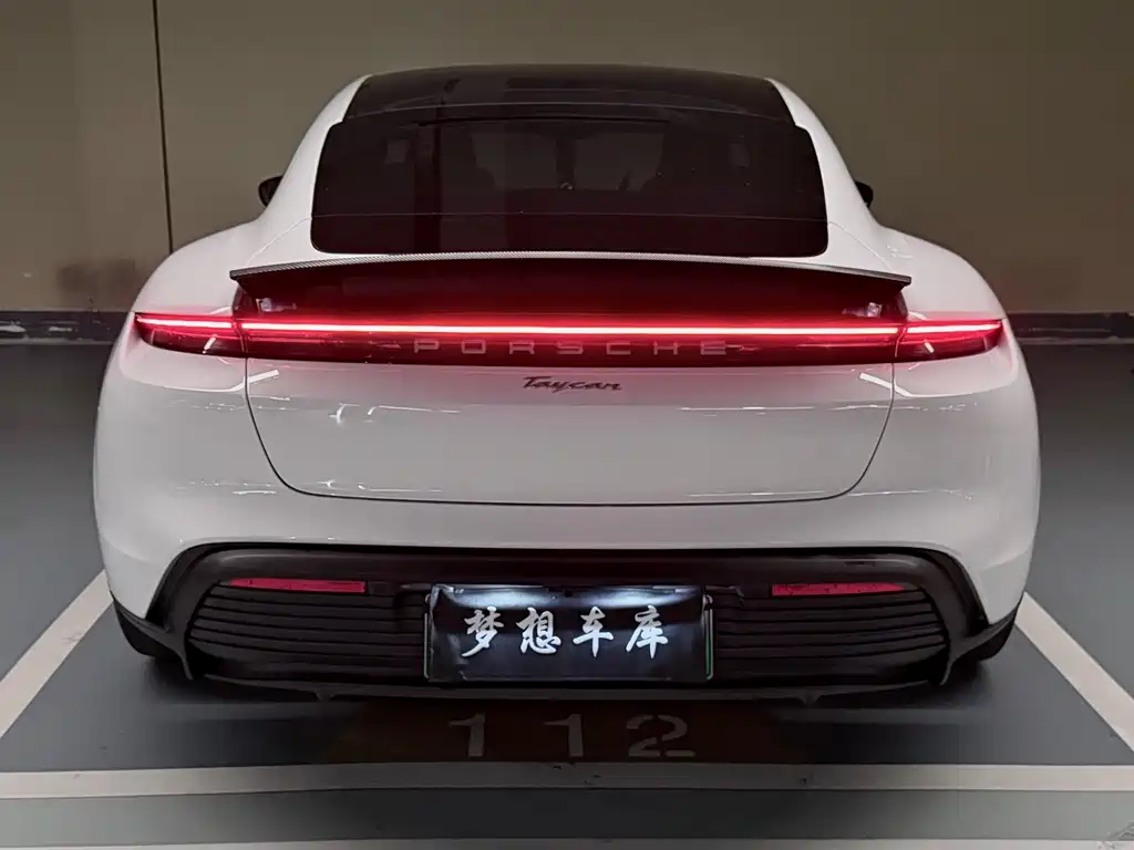 Porsche Taycan — миниатюра 7