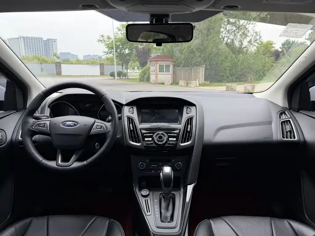 Ford Focus 2017 1.6L AT