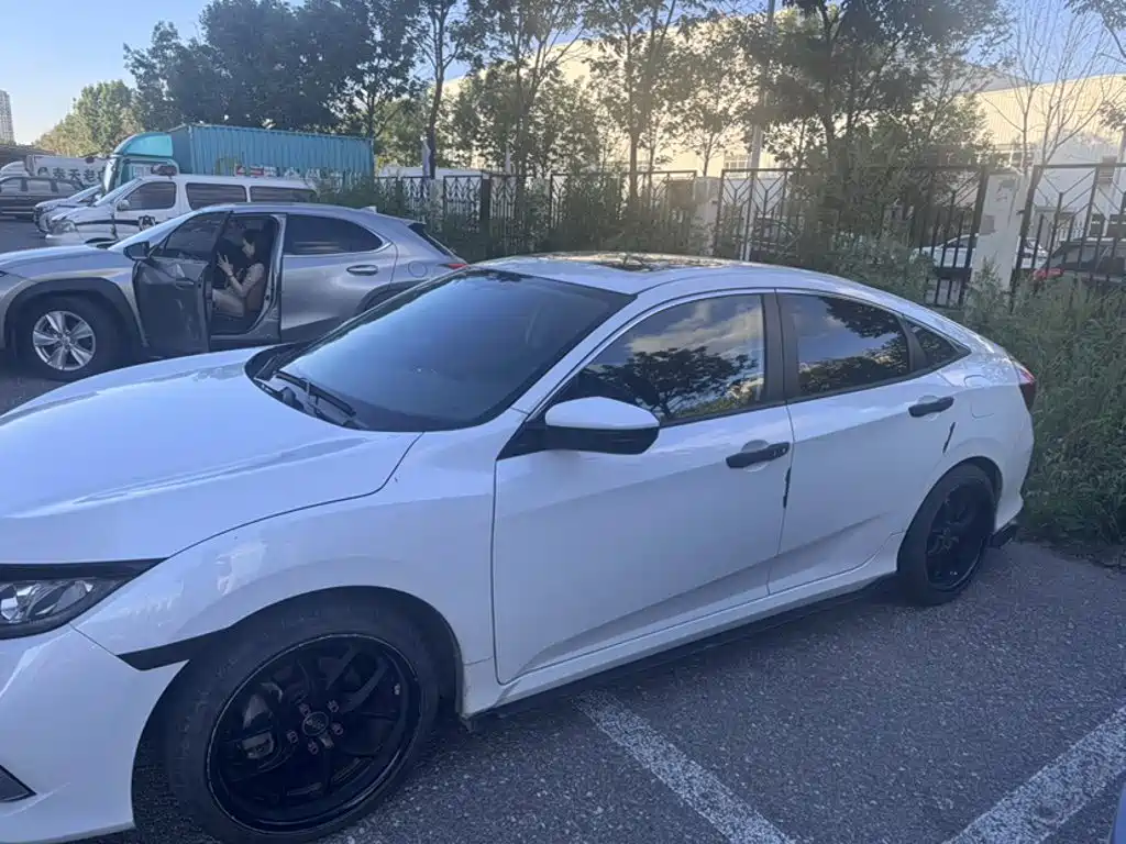 Honda Civic — миниатюра 8