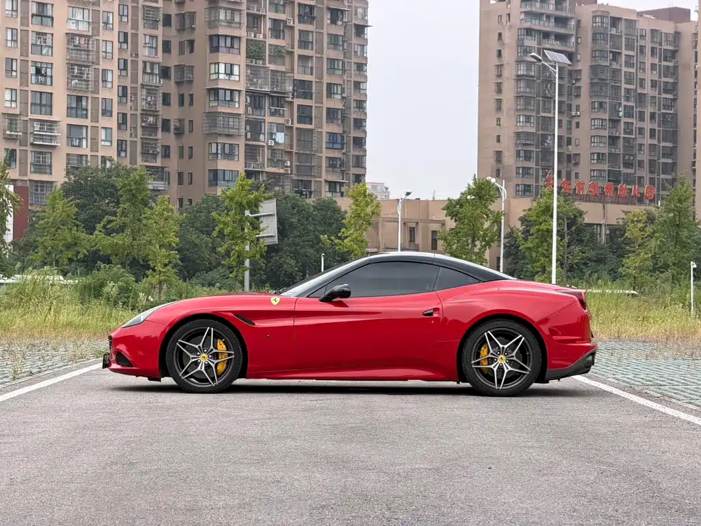Ferrari California T — миниатюра 3