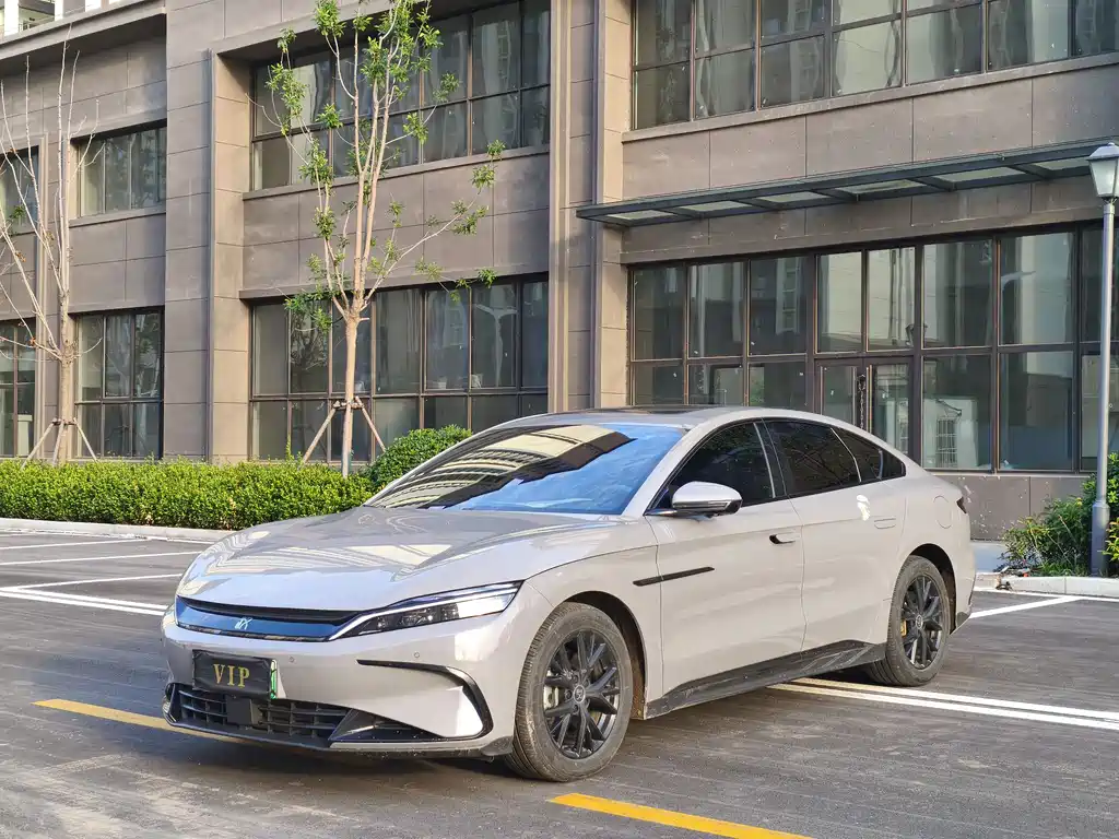 2025 BYD Han - zdjęcie 1 z 9