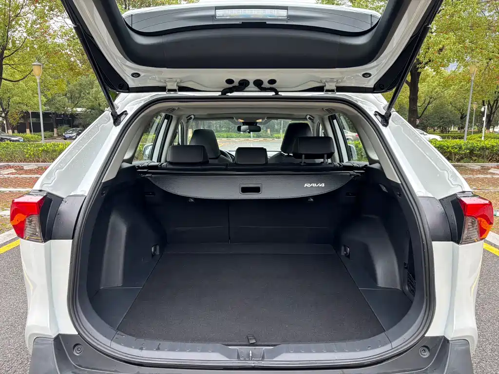 TOYOTA RAV4 RONGFANG