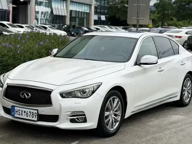 Infiniti Q50L