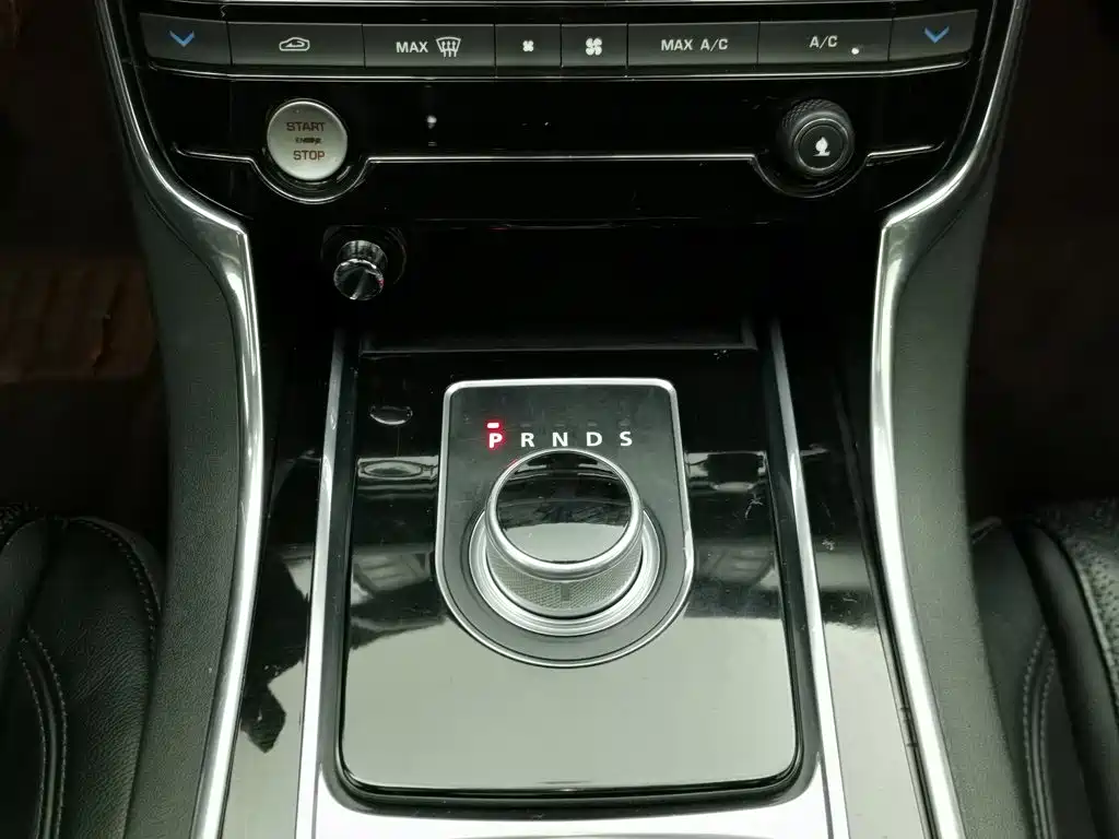 Jaguar XF — миниатюра 13