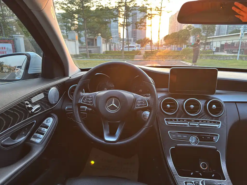 Mercedes-Benz C-Class — миниатюра 12