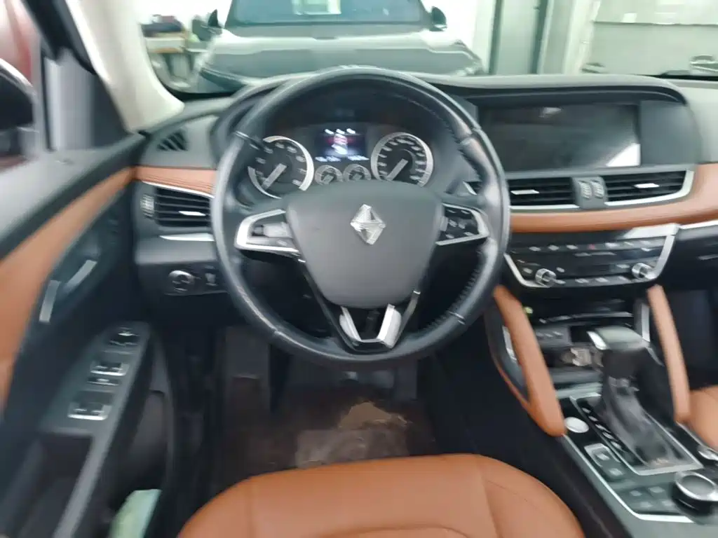 Borgward BX7 — миниатюра 11