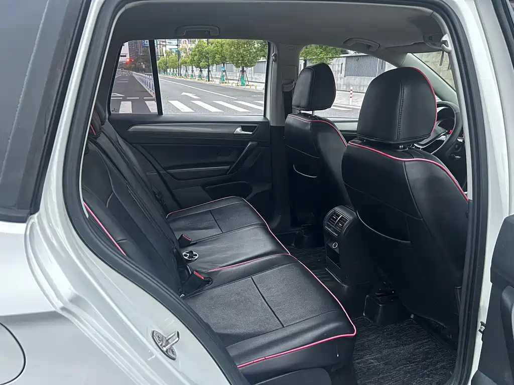 Volkswagen Golf Sportsvan — миниатюра 14