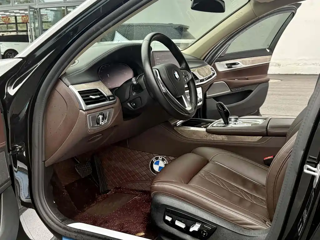 BMW 7 SERIES