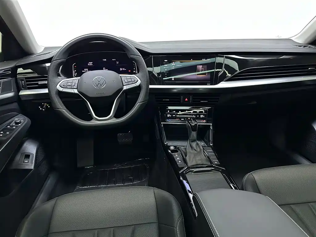 Volkswagen Passat 2025 330TSI Elite