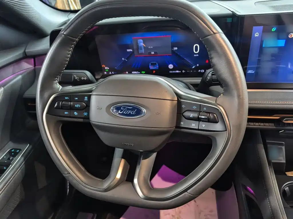 Ford Edge 2023 L 2.0T EcoBoost E мест