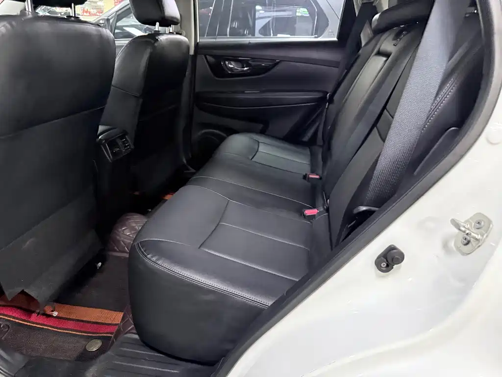 Nissan X-Trail — миниатюра 10