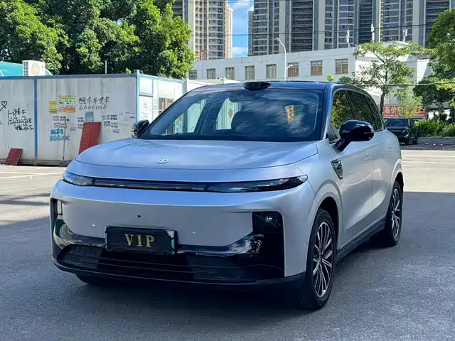 Leapmotor B10