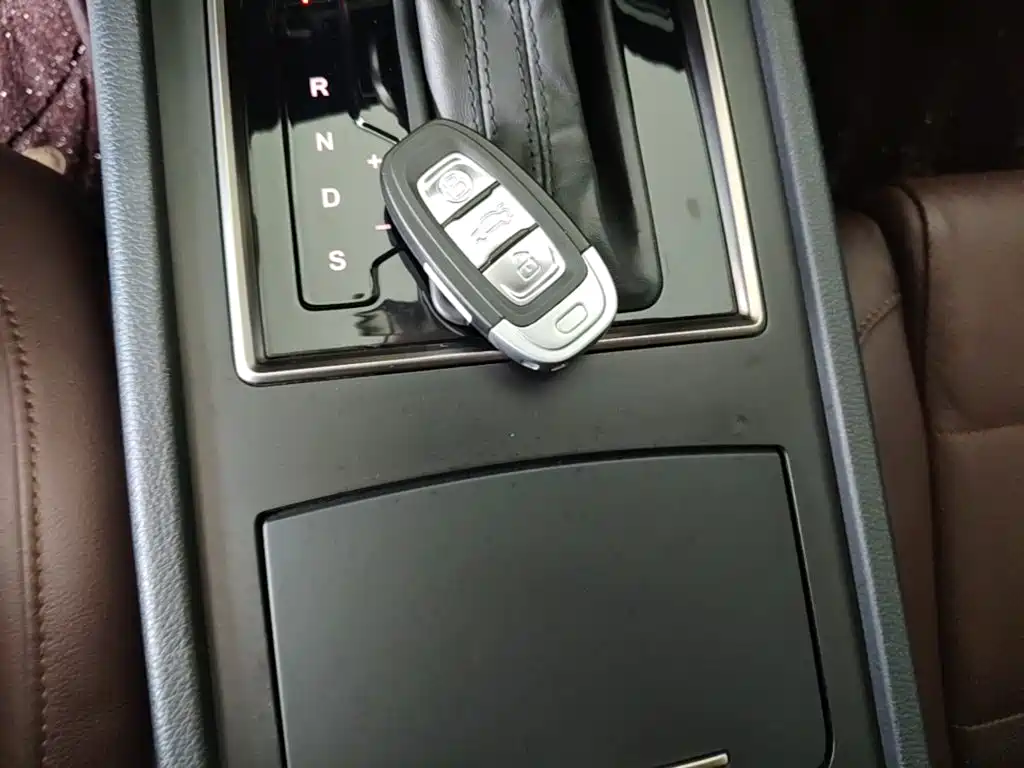 Hongqi Hongqi H7 — миниатюра 13
