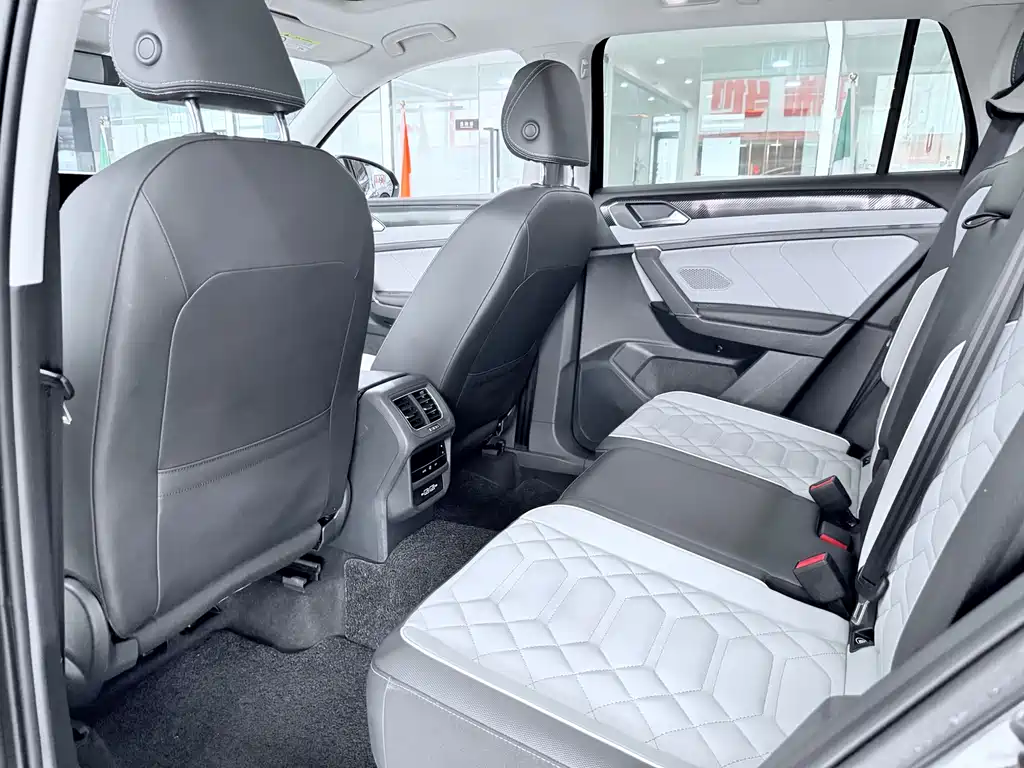 Volkswagen Tayron 2023 280TSI Luxury Plus