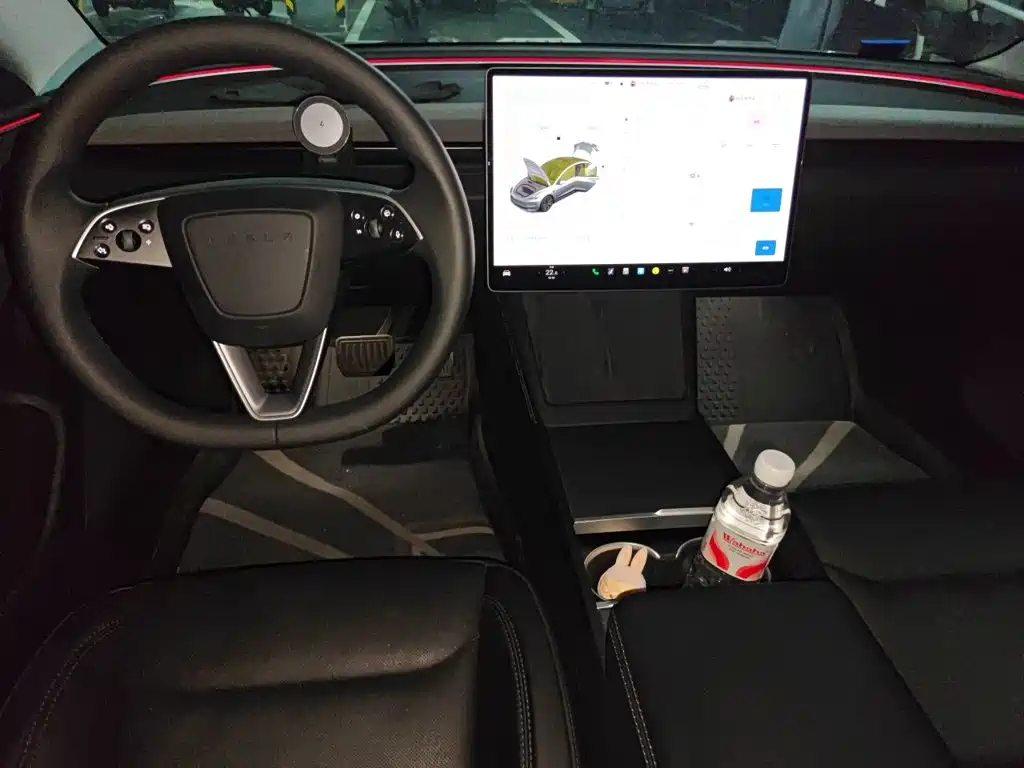 Tesla Model 3 — миниатюра 5