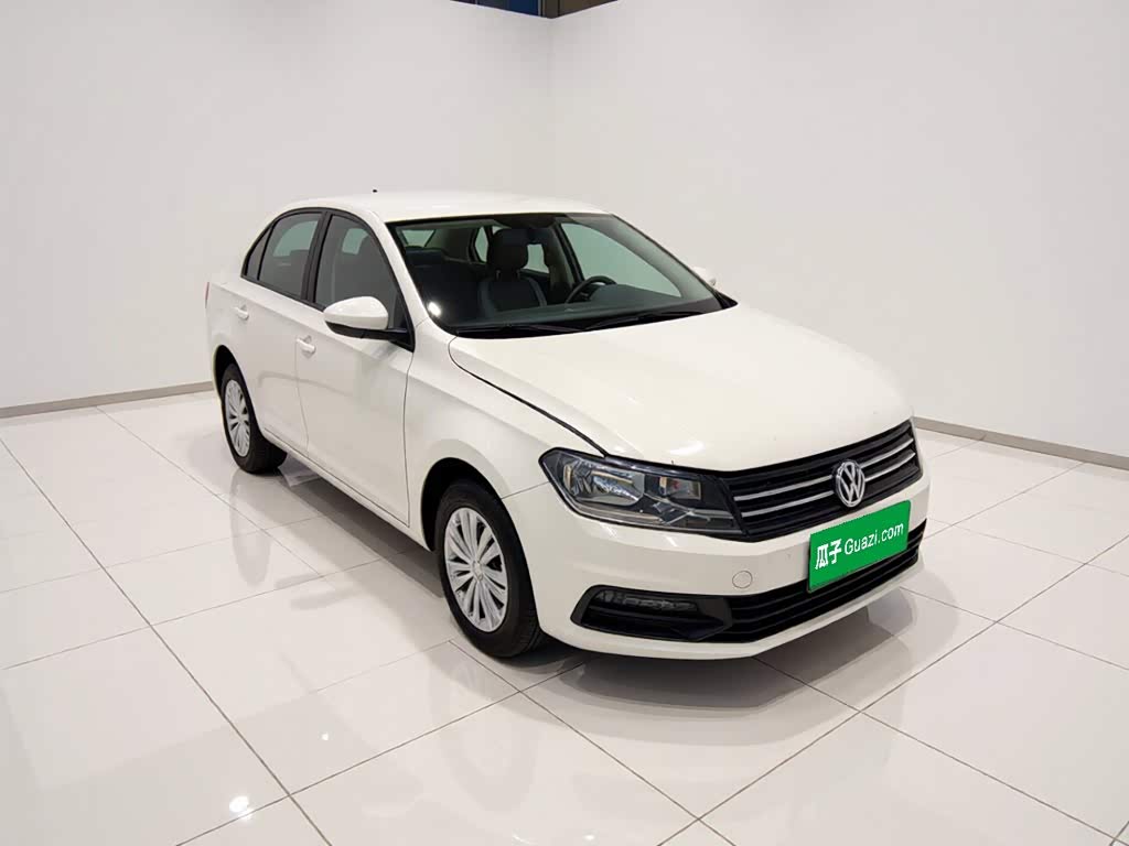 Volkswagen Santana 1.5 л 2022 г. Белый, пробег 31800 км