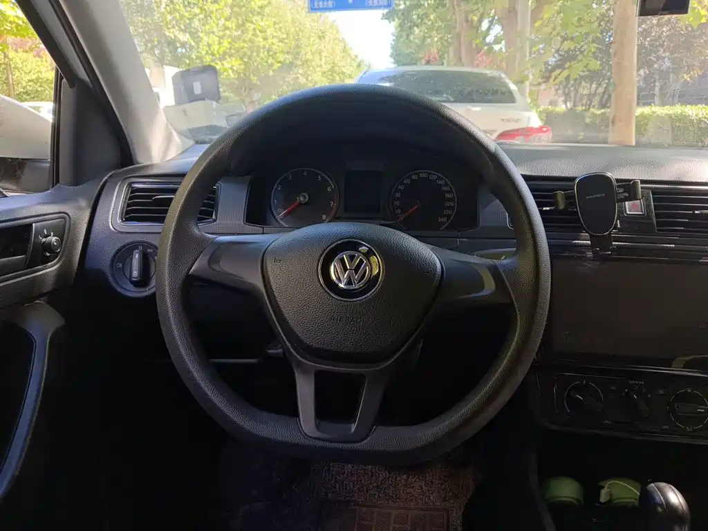 Volkswagen Santana — миниатюра 11