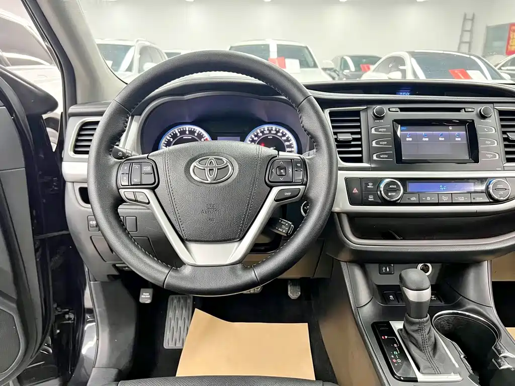 Toyota Highlander — миниатюра 17
