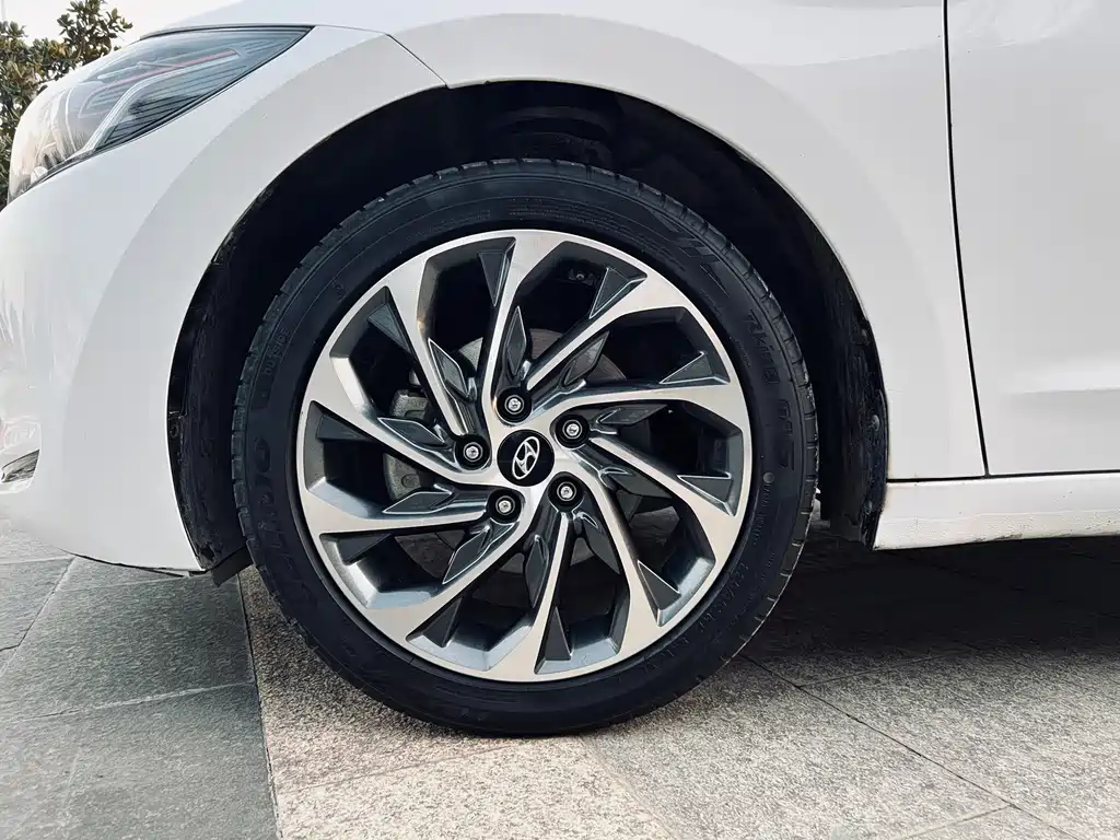 Hyundai Elantra 2019 1.5L CVT Elite